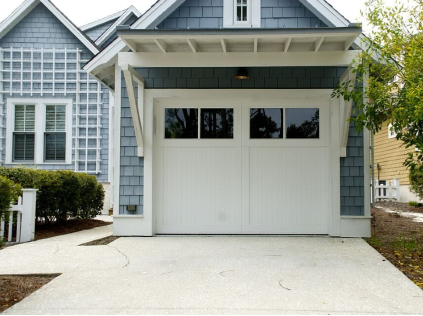 custom-residential-garage-door-in-Jacksonville-Fl